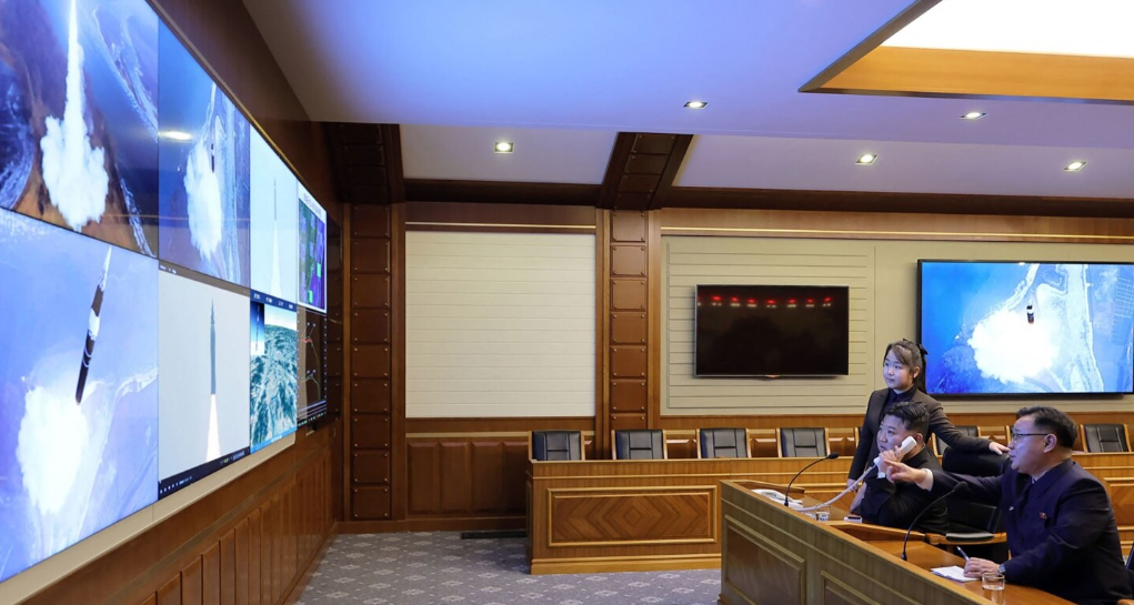 Kim Jong-Un Banggakan Rudal Hipersonik Baru Milik Korut